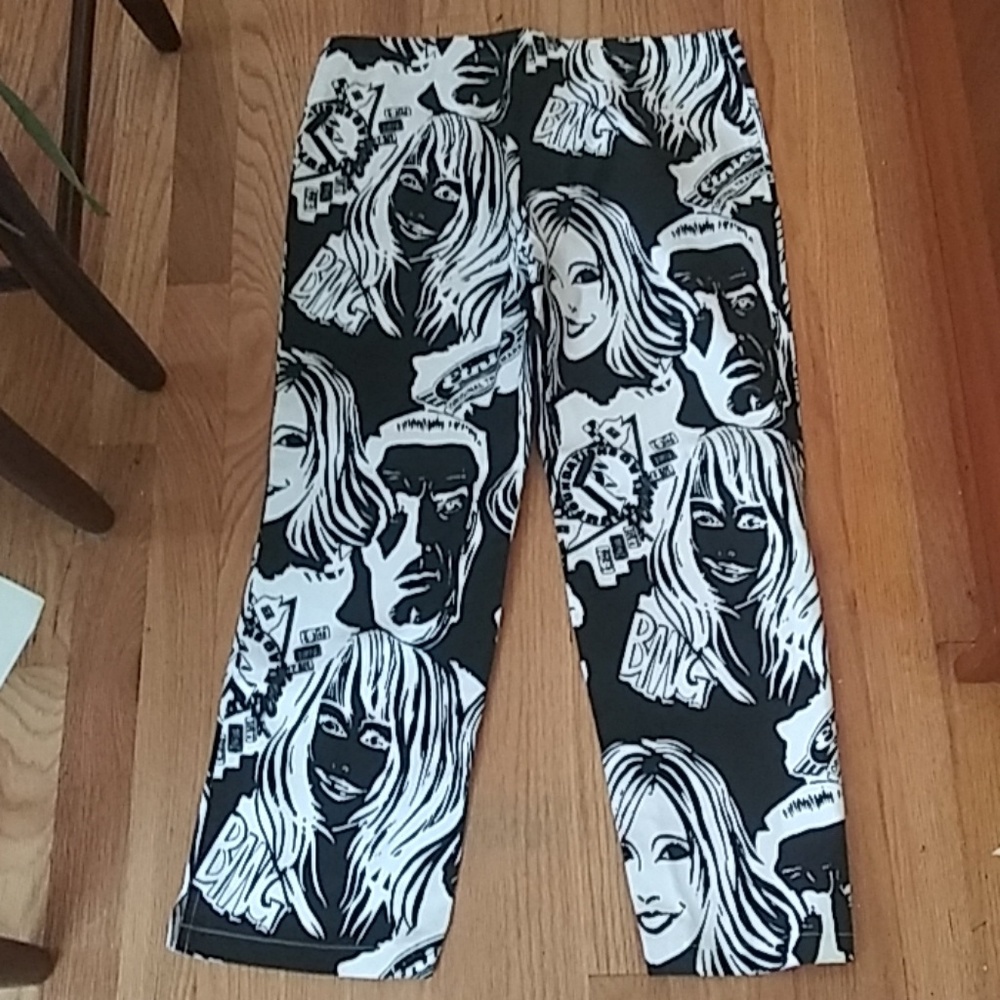 Clovis graphic capris